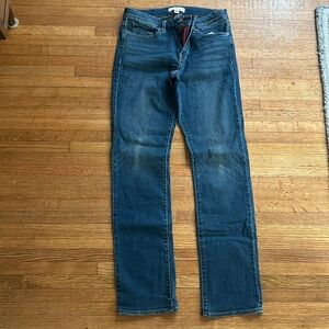 Lucky Jeans mid rise size 8. Excellent condition awesome retro denim color.